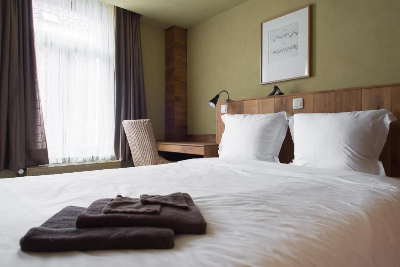Poeziehotel Surplace - 15 Min Van Pairi Daiza & Industriezone Ghislenghien Bever Esterno foto