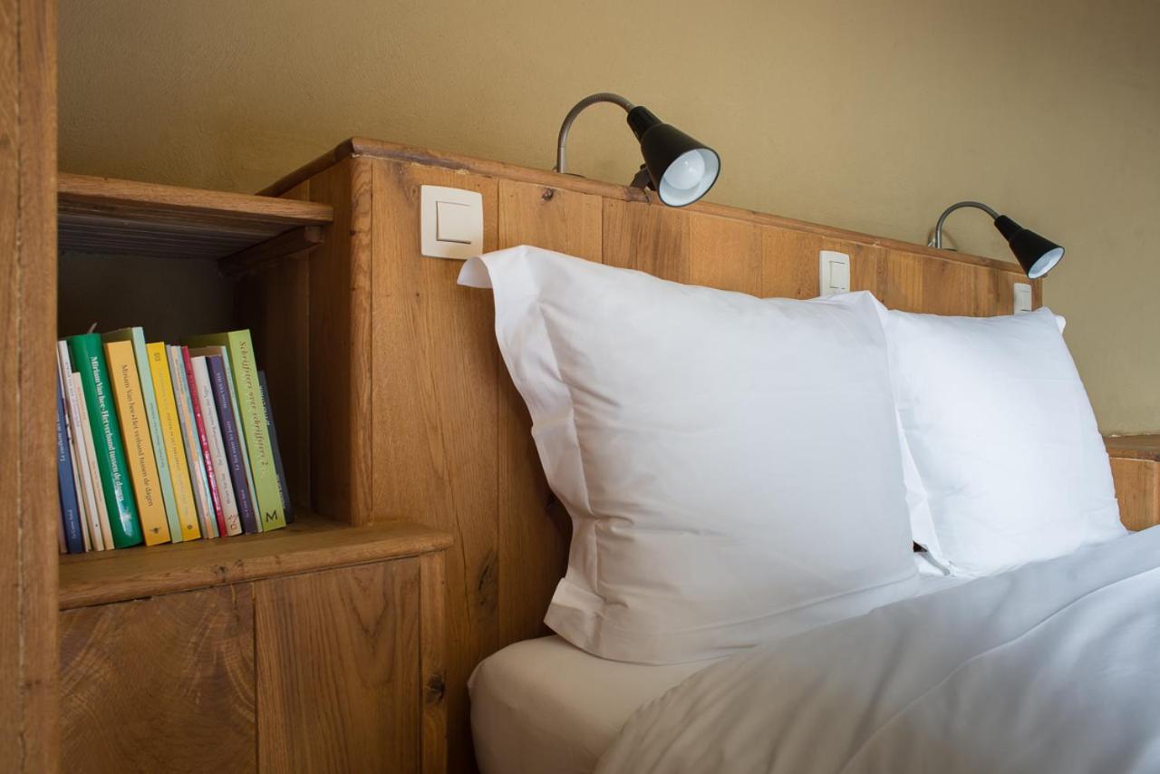 Poeziehotel Surplace - 15 Min Van Pairi Daiza & Industriezone Ghislenghien Bever Esterno foto